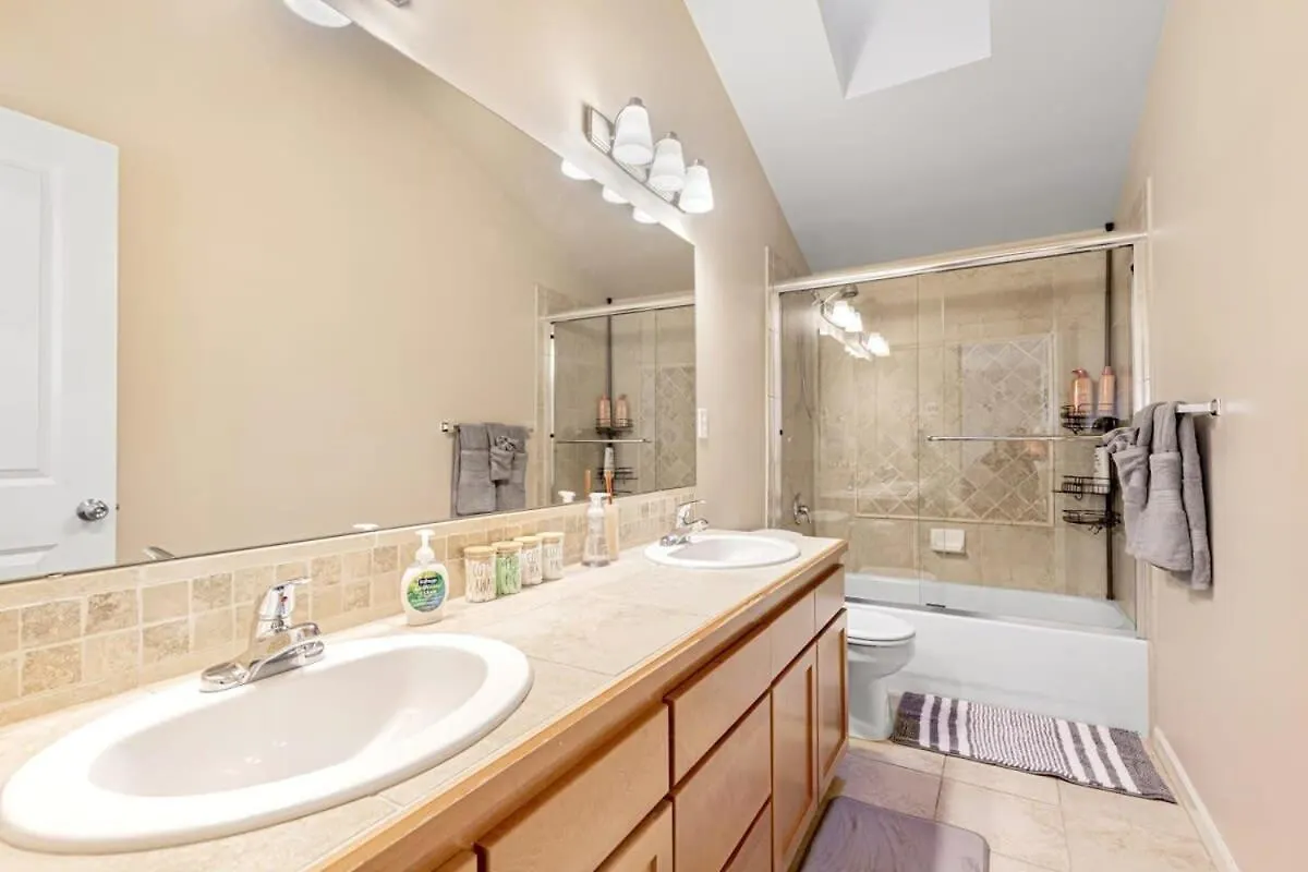 Holiday home Prime Northgate Retreat Near Mall I-5 Light Rail Seattle